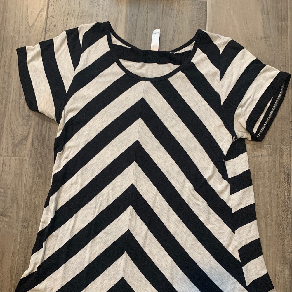 Lularoe t shirt M